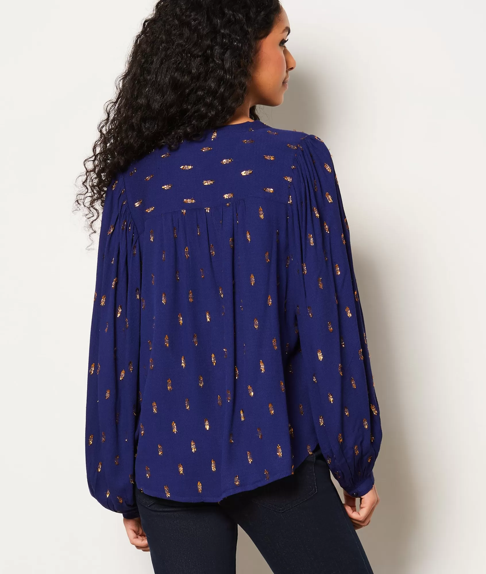 Etam Flowy Shirts>Chemise col V à imprimé dorée