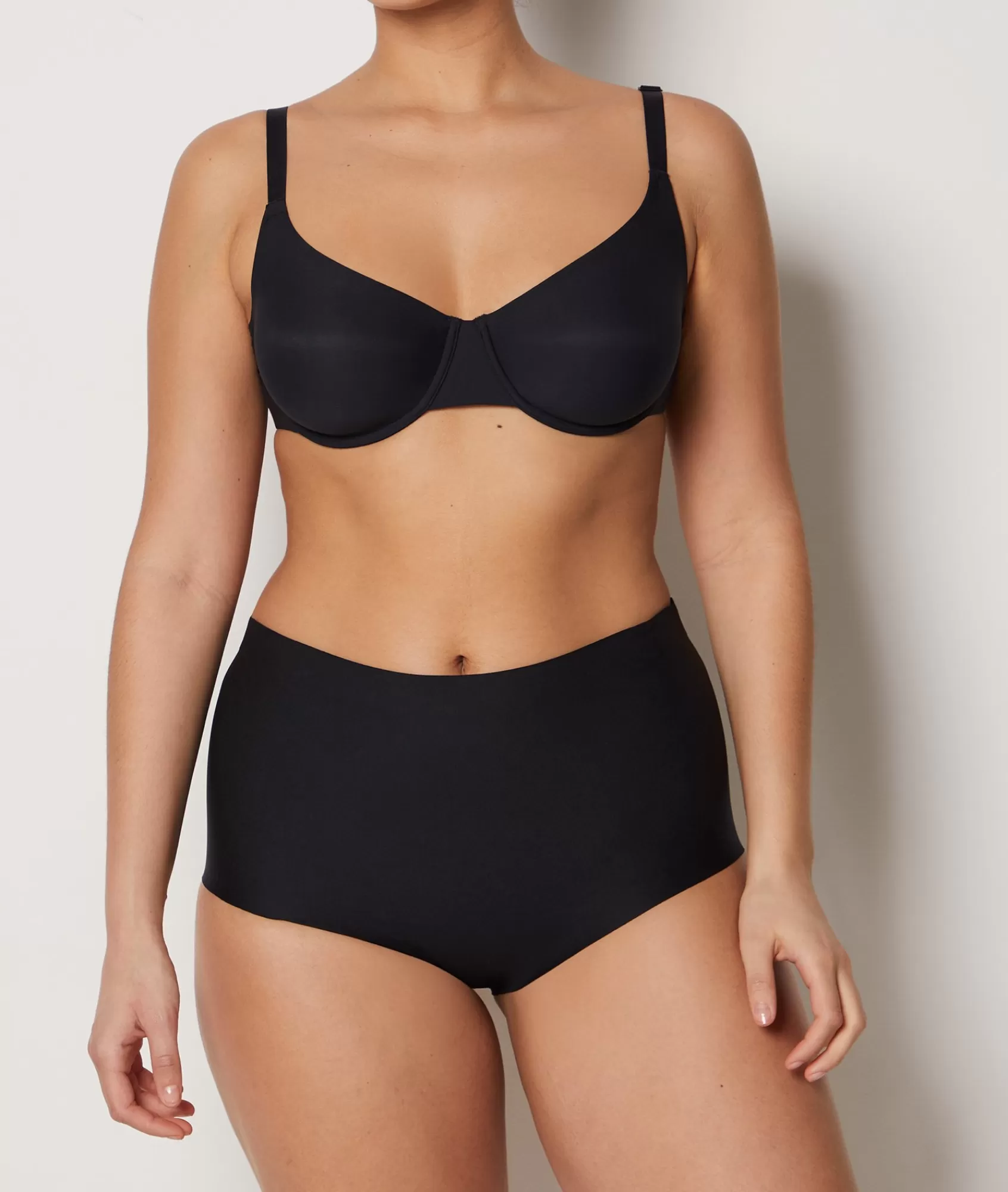 Etam High-waist | Briefs>Culotte taille haute spécial dos nu plongeant - maintien fort