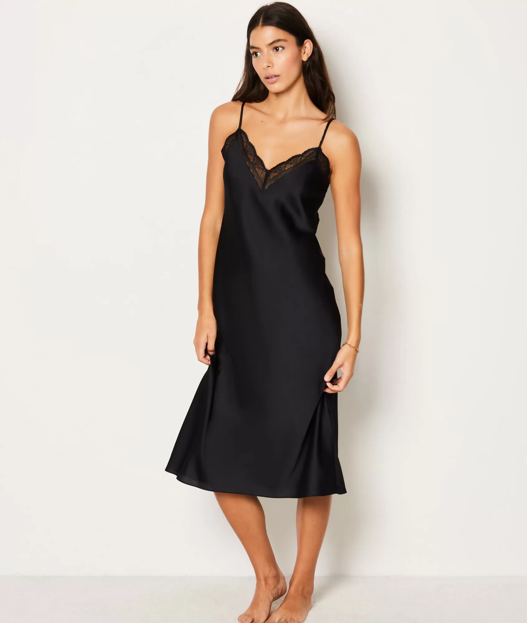 Etam Nightgowns>Nuisette longue satinée décolleté dentelle
