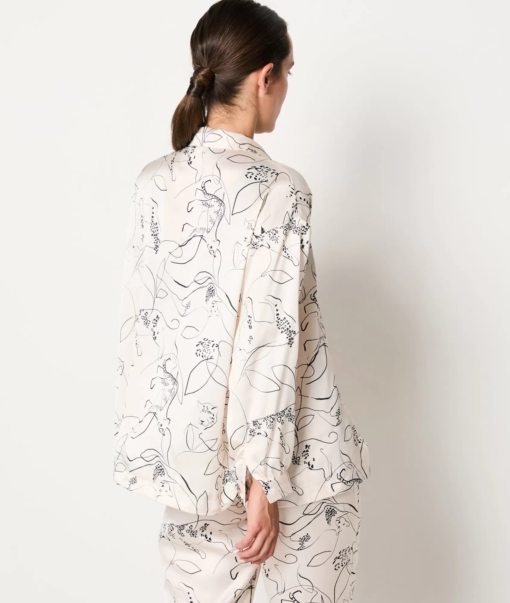 Etam Pyjama Tops>Pyjama shirt with leopard print.