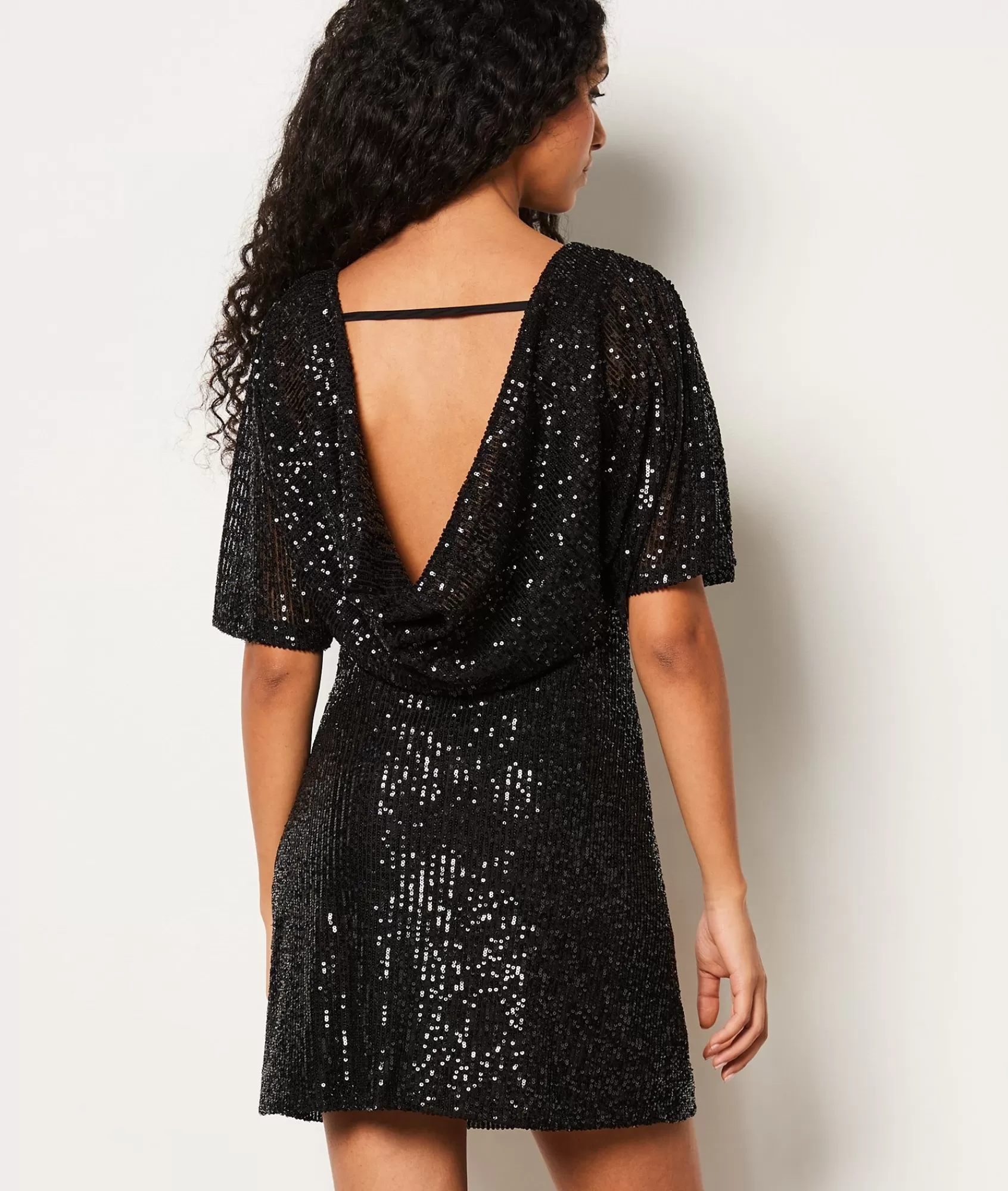 Etam Sequin>Robe courte à sequins dos nu