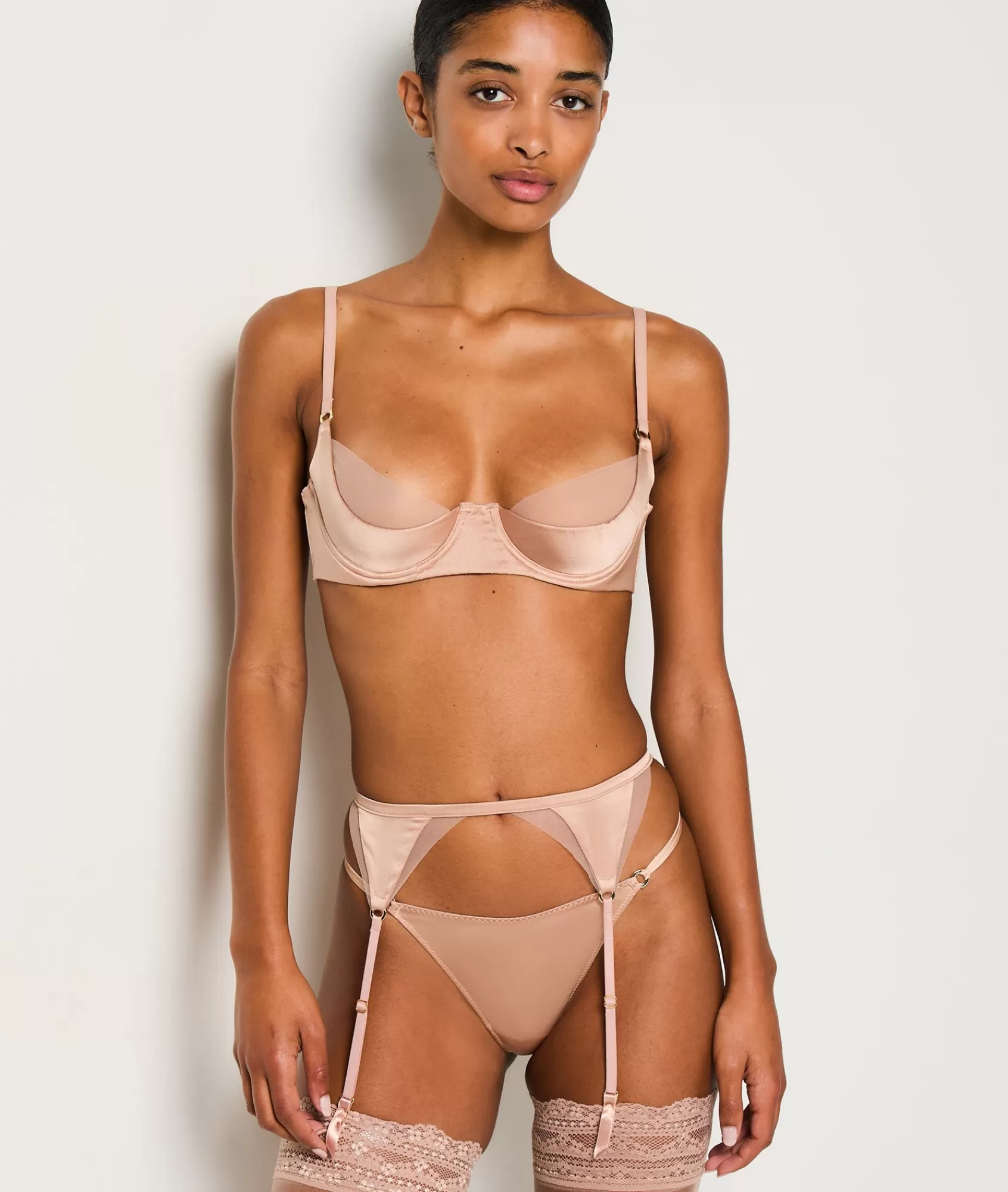 Etam Garters & Suspenders>Silk Suspender Belt with Tulle Details