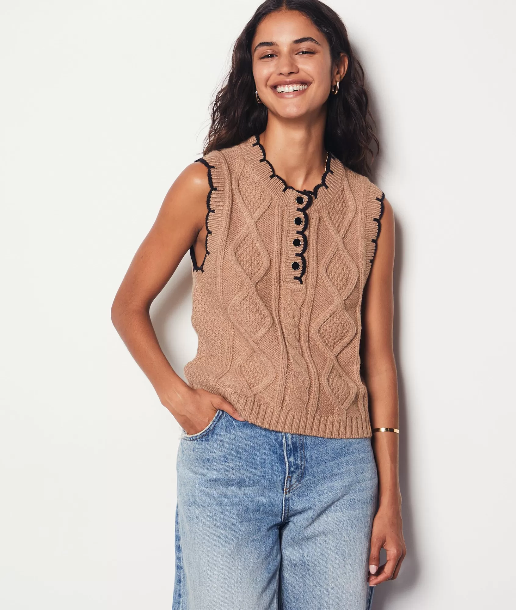 Etam Sleeveless | Crewnecks>Sleeveless Buttoned Sweater